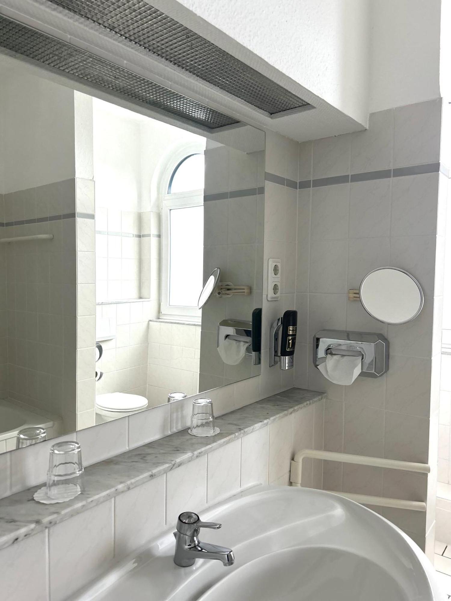 Sure Hotel By Best Western Wilhelmshaven City Extérieur photo